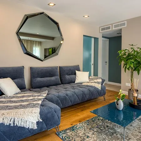 Ground Floor Graziella 200 M From The Villa *