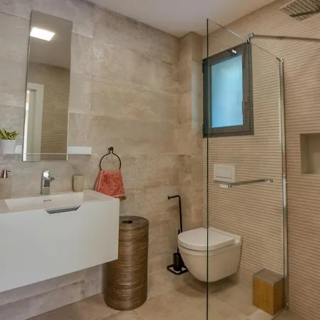 Ground Floor Graziella 200 M From The Eze