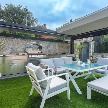 Ground Floor Graziella 200 M From The Villa *