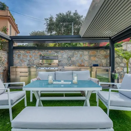 Villa Ground Floor Graziella 200 M From The *
