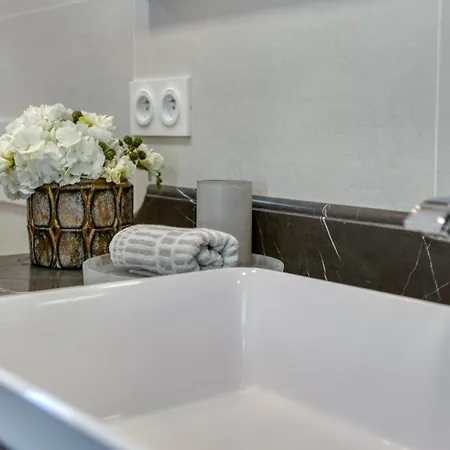 빌라 Ground Floor Graziella 200 M From The *