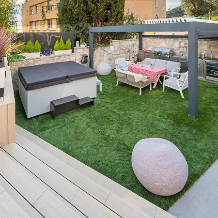 Ground Floor Graziella 200 M From The Eze